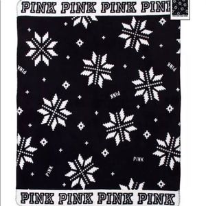 NWT $54 PINK Victoria Secret fleece like blanket